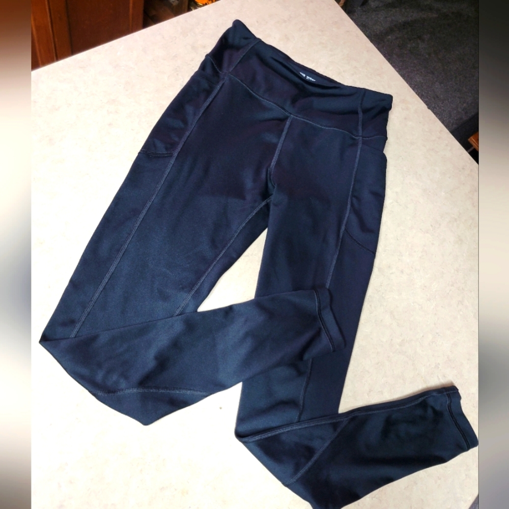 Victorias Secret Women's size 8 Black Leggings gold logo pockets